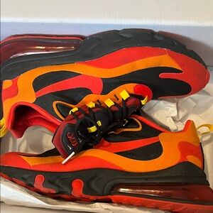 Vibrant men Sneakers - Black and Red